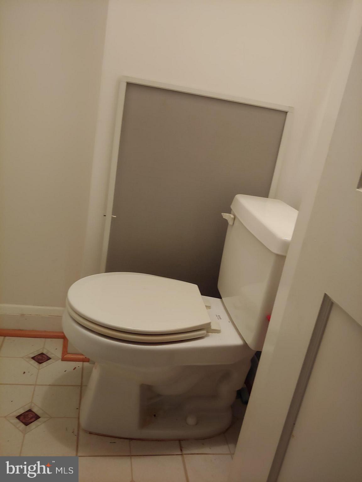 8107 Barksdale Road Towson, MD 21286 - Photo 21 of 55 1st floor flush