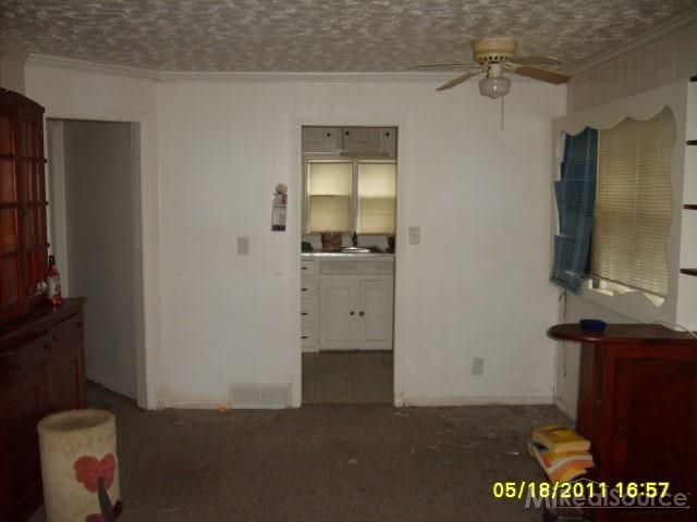 11820 Stephens Road Warren, MI 48089 - Photo 10 of 14 31201664-9.JPG