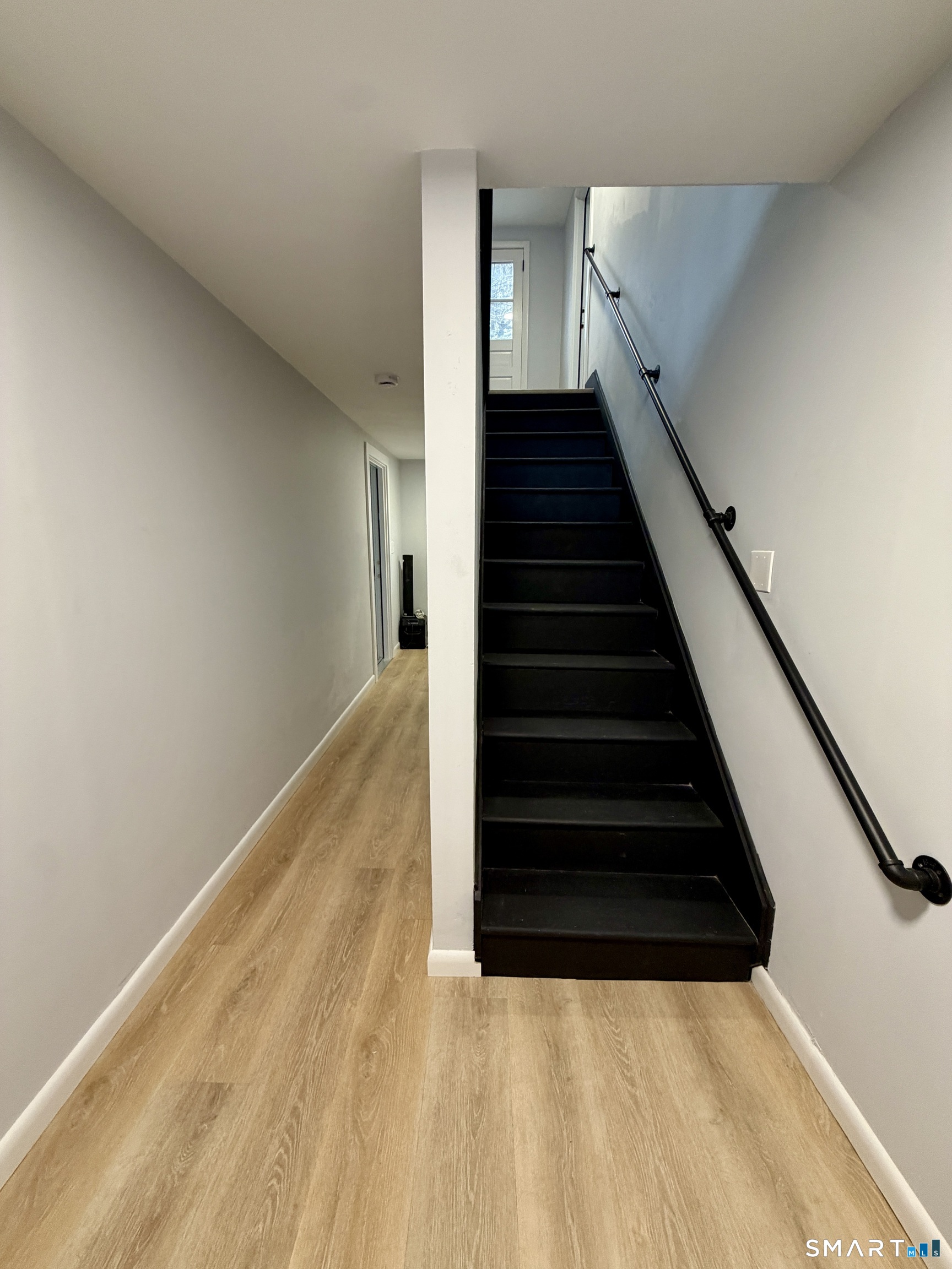 164 Sycamore Street, Unit 2R Bristol, CT 06010 - Photo 2 of 11 a view of entryway