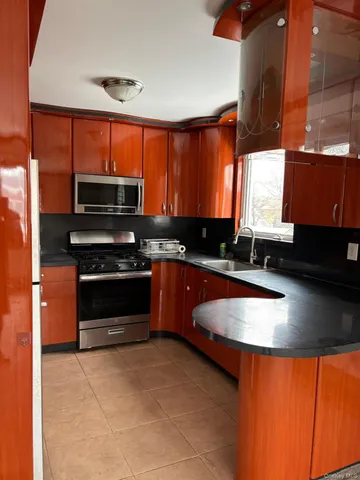 $2,000 | 75-20 167th Street | Hillcrest