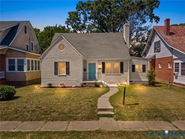 $299,900 | 312 Suffolk Avenue, Colonial Heights, VA 23834