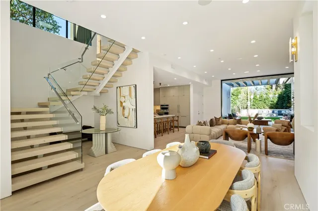 $3,695,000 | 10840 Queensland Street, Los Angeles, CA 90034