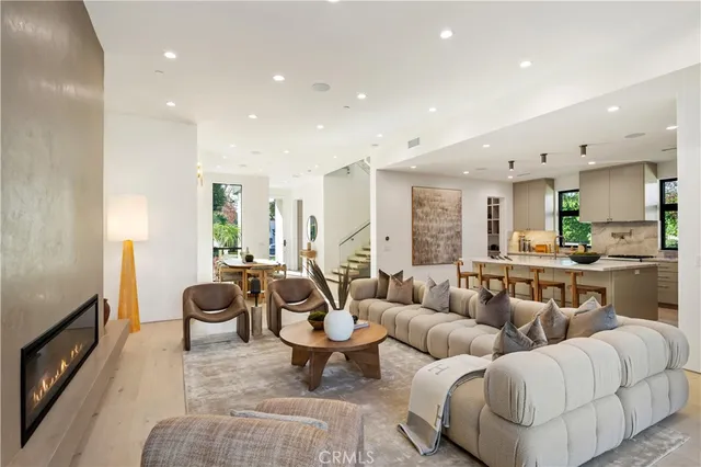 $3,695,000 | 10840 Queensland Street, Los Angeles, CA 90034