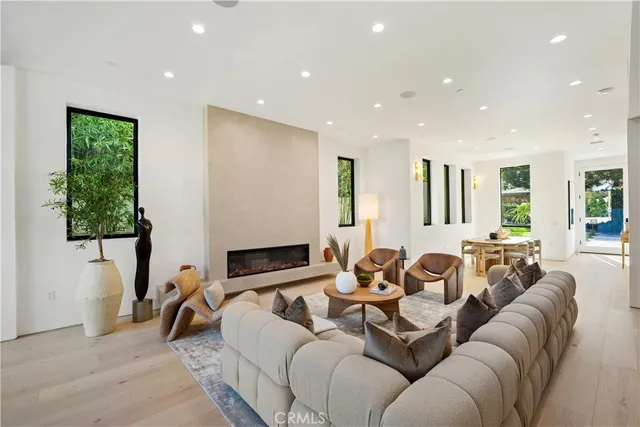 $3,695,000 | 10840 Queensland Street, Los Angeles, CA 90034