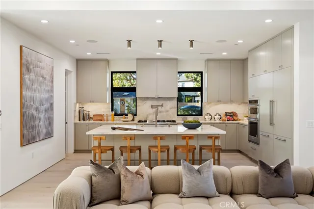 $3,695,000 | 10840 Queensland Street, Los Angeles, CA 90034