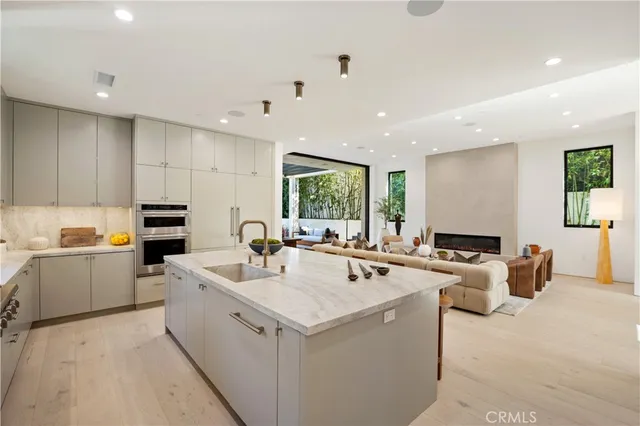 $3,695,000 | 10840 Queensland Street, Los Angeles, CA 90034
