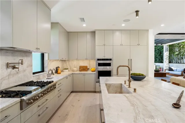 $3,695,000 | 10840 Queensland Street, Los Angeles, CA 90034