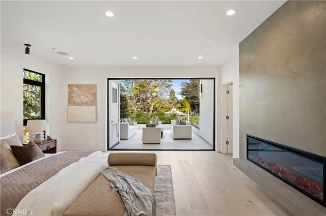 $3,695,000 | 10840 Queensland Street, Los Angeles, CA 90034