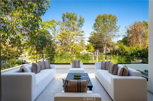 $3,695,000 | 10840 Queensland Street, Los Angeles, CA 90034