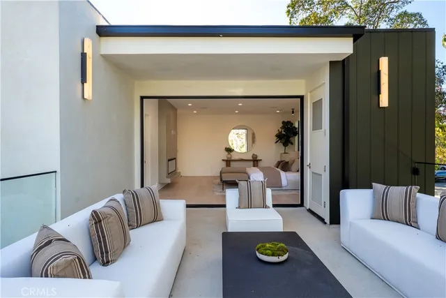 $3,695,000 | 10840 Queensland Street, Los Angeles, CA 90034