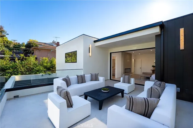 $3,695,000 | 10840 Queensland Street, Los Angeles, CA 90034