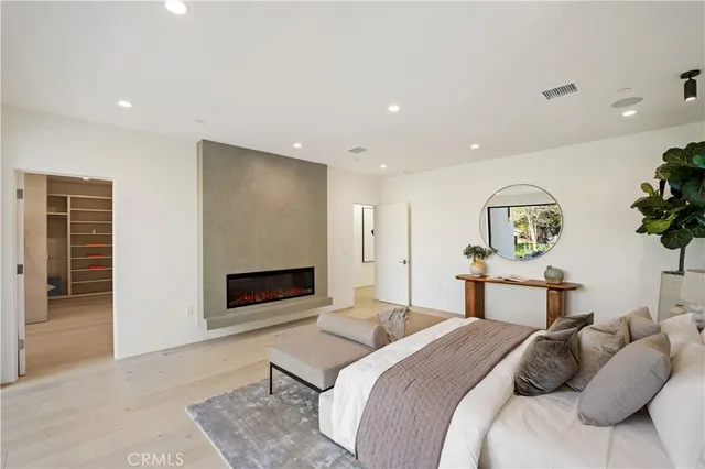 $3,695,000 | 10840 Queensland Street, Los Angeles, CA 90034