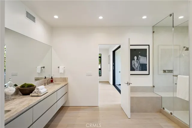 $3,695,000 | 10840 Queensland Street, Los Angeles, CA 90034