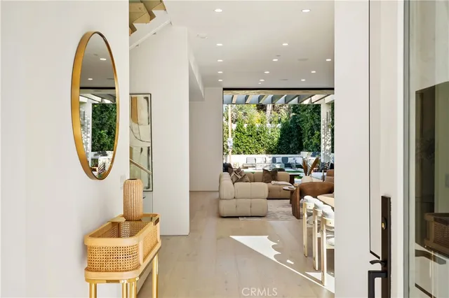 $3,695,000 | 10840 Queensland Street, Los Angeles, CA 90034