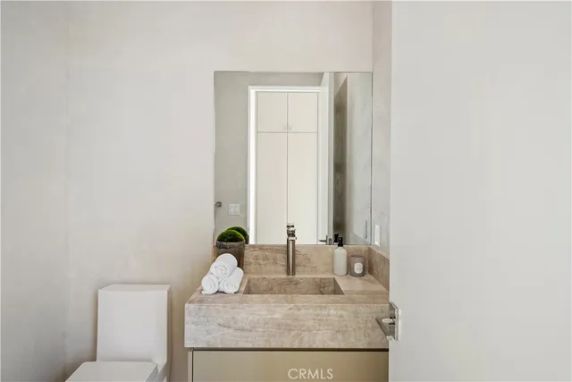 $3,695,000 | 10840 Queensland Street, Los Angeles, CA 90034