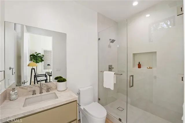 $3,695,000 | 10840 Queensland Street, Los Angeles, CA 90034