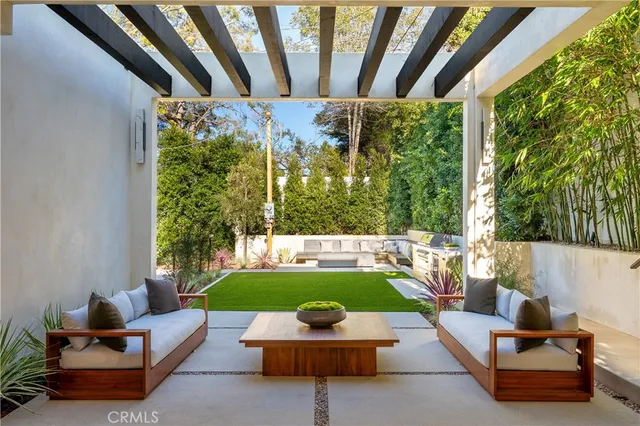 $3,695,000 | 10840 Queensland Street, Los Angeles, CA 90034