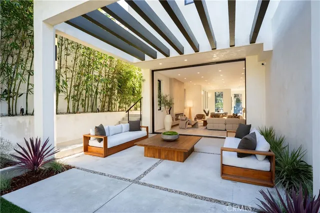$3,695,000 | 10840 Queensland Street, Los Angeles, CA 90034
