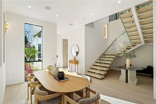 $3,695,000 | 10840 Queensland Street, Los Angeles, CA 90034