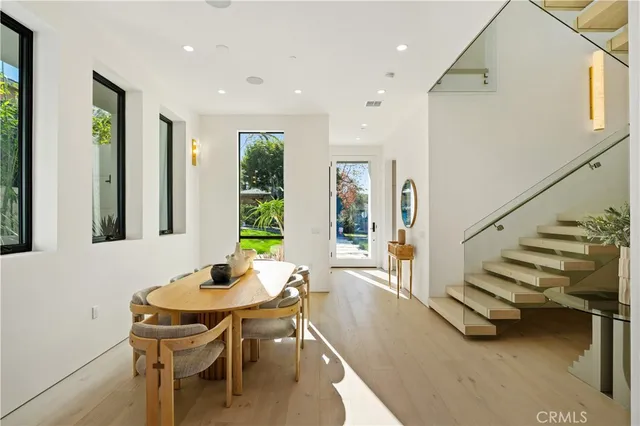 $3,695,000 | 10840 Queensland Street, Los Angeles, CA 90034