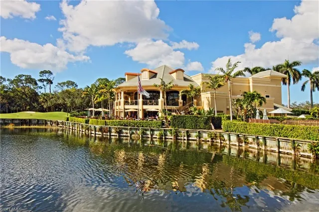 a view of residential houses with outdoor space