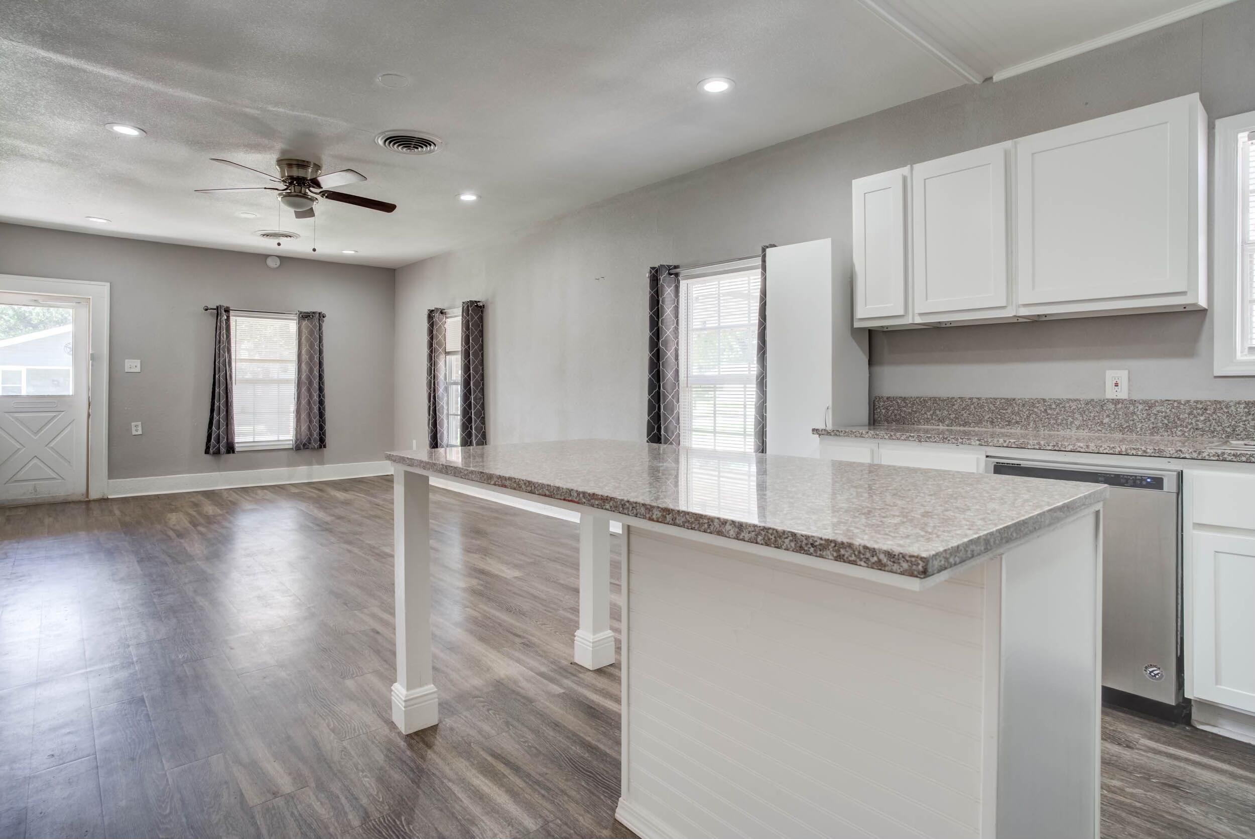 1922 26th Street Lubbock, TX 79411 - Photo 6 of 19 6