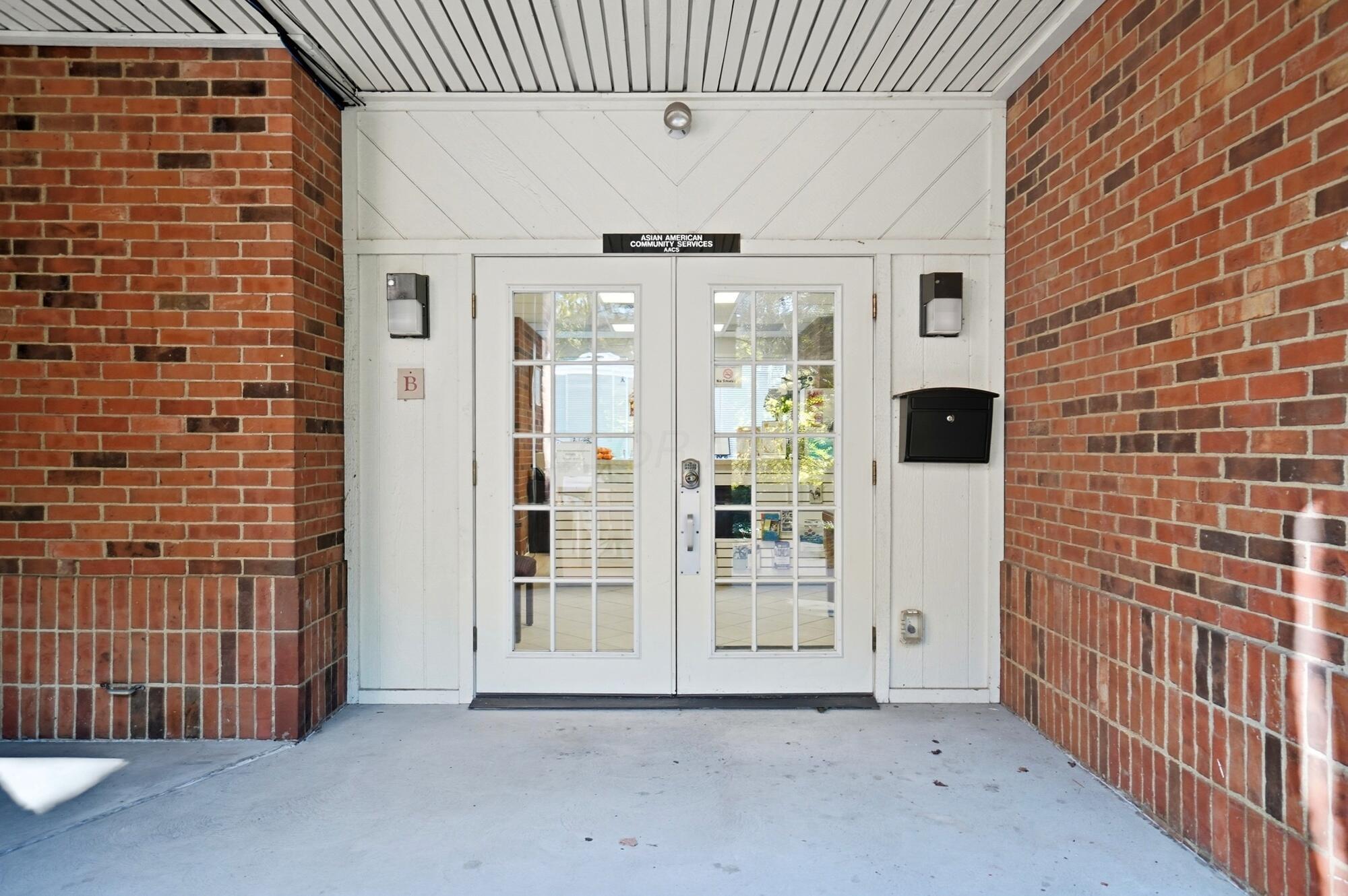 4700 Reed Road Columbus, OH 43220 - Photo 23 of 42 024