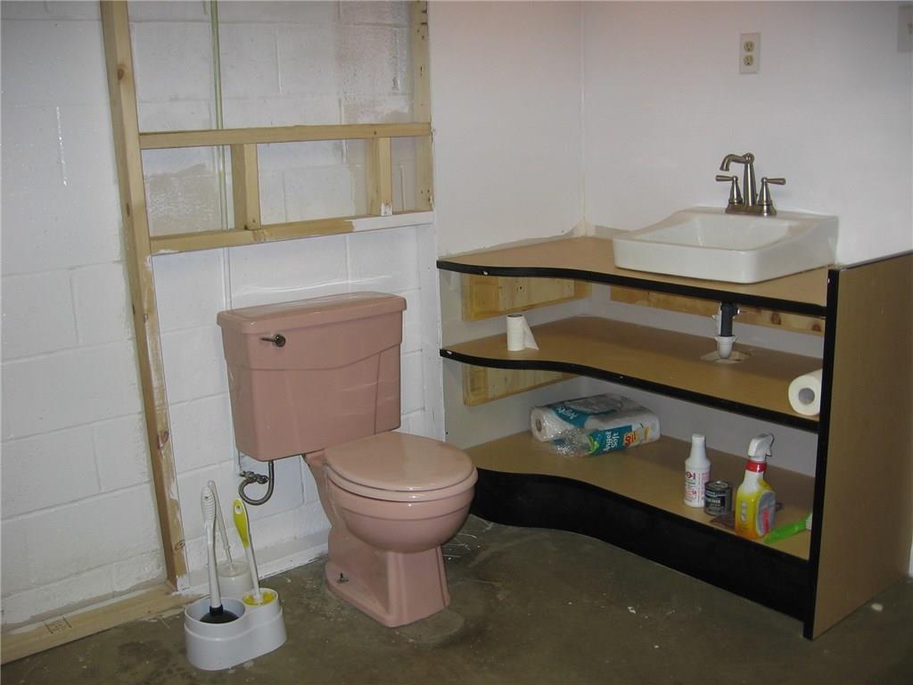 1035 Frew Mill Road New Castle, PA 16101 - Photo 12 of 14 Basement Full Bath