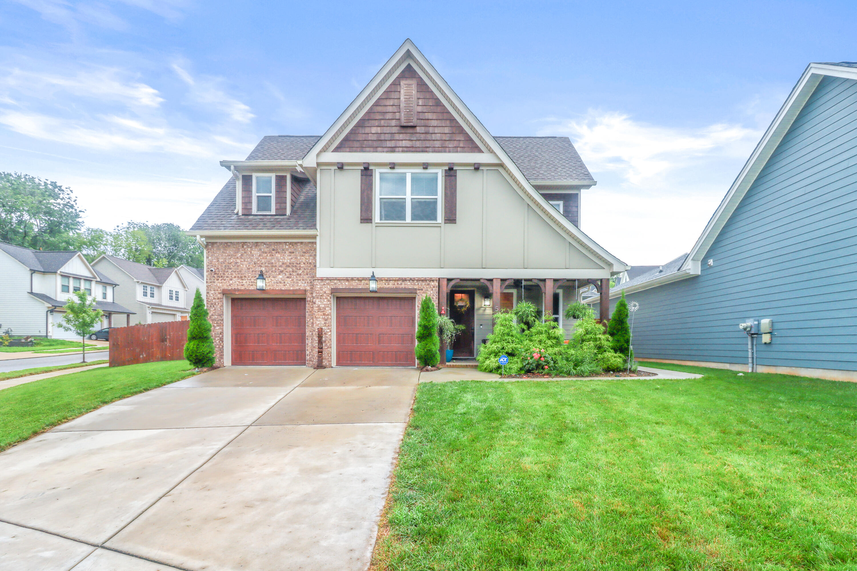 5468 Abby Grace Loop-2