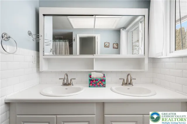 $415,000 | 621 Arndt Road, Easton, PA 18040