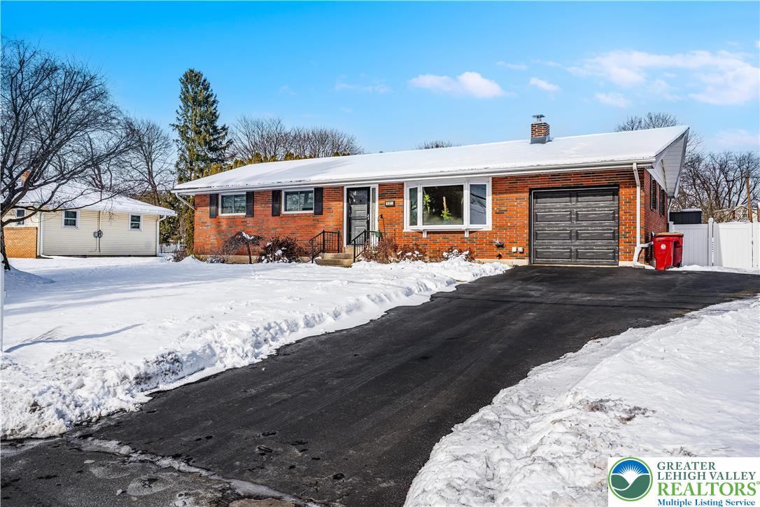 621 Arndt Road Easton, PA 18040 - Photo 4 of 58