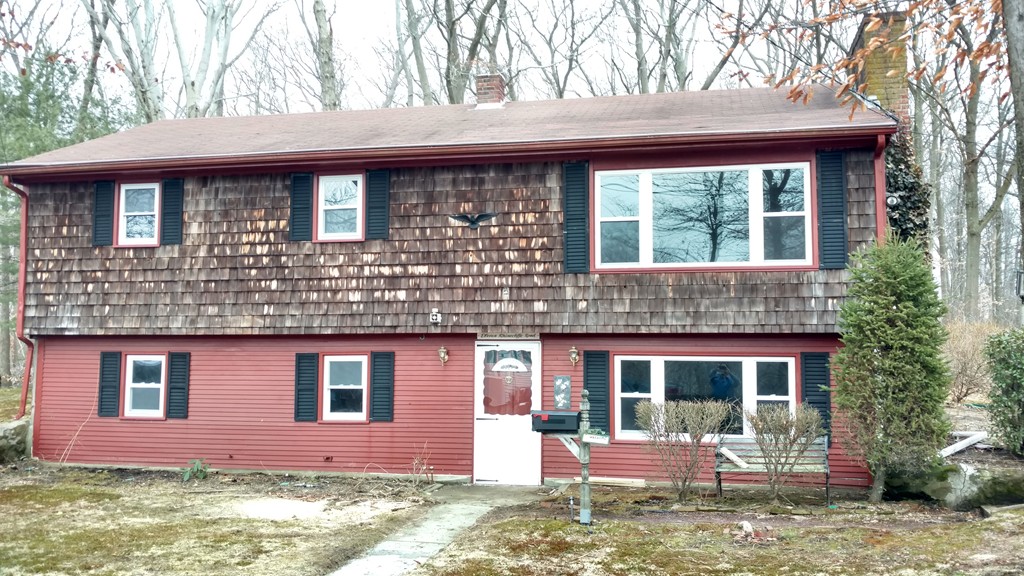 11 Rhinecliffe Road Swansea, MA 02777 - Photo 1 of 14 Gallery Image 1