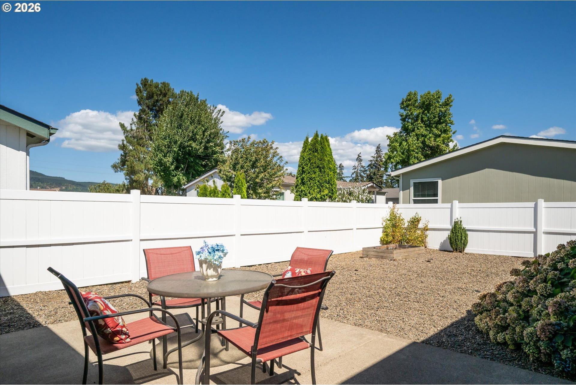 2416 Maia Loop Springfield, OR 97477 - Photo 35 of 37 Backyard
