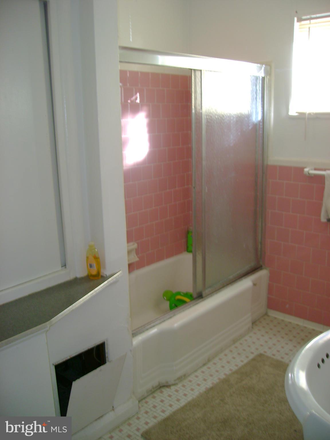 3218 Nerak Road Baltimore, MD 21208 - Photo 8 of 13 Upstairs Bath