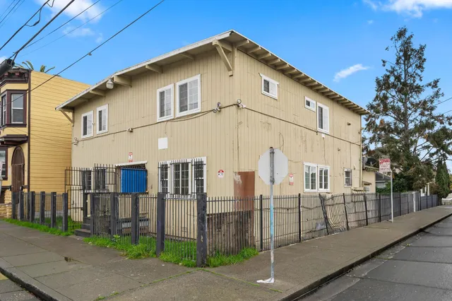 $3,900 | 400 Bissell Avenue, Richmond, CA 94801
