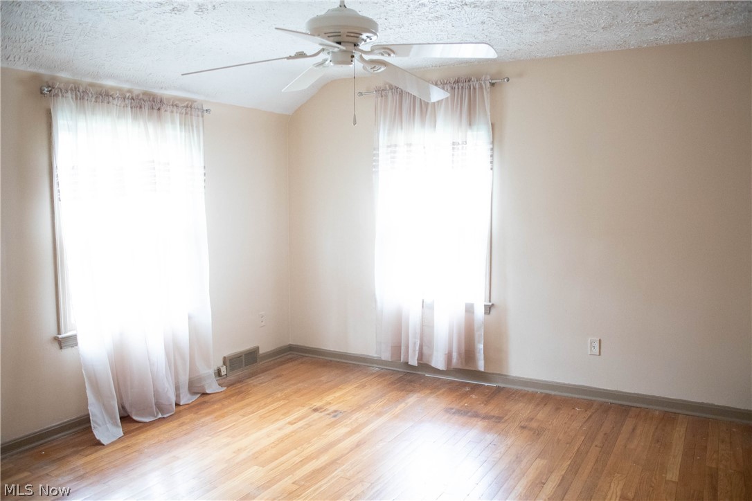 3511 Radcliffe Road Cleveland Heights, OH 44121 - Photo 16 of 29