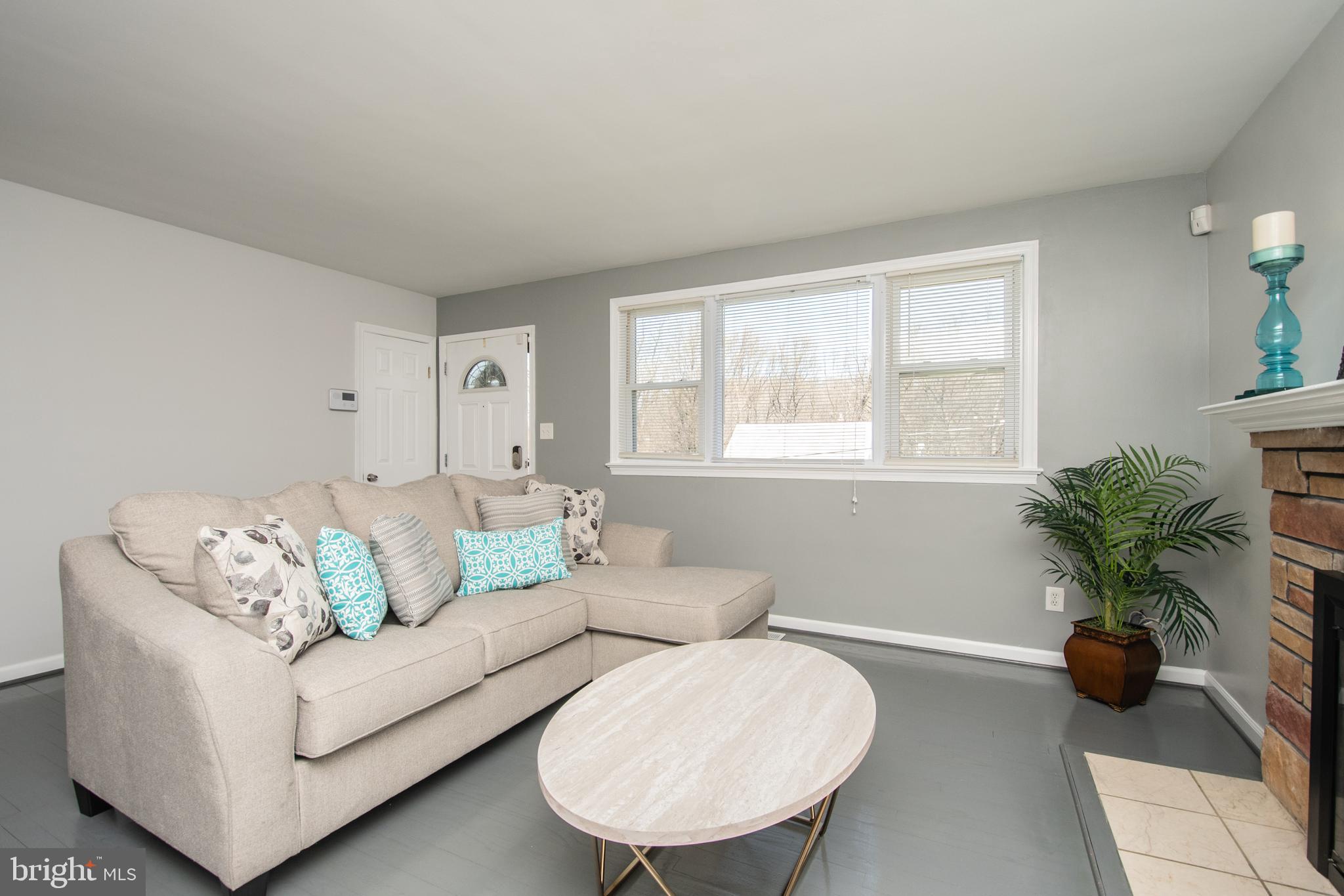 1609 Thomas Road Fort Washington, MD 20744 - Photo 23 of 27 View #2 main living room