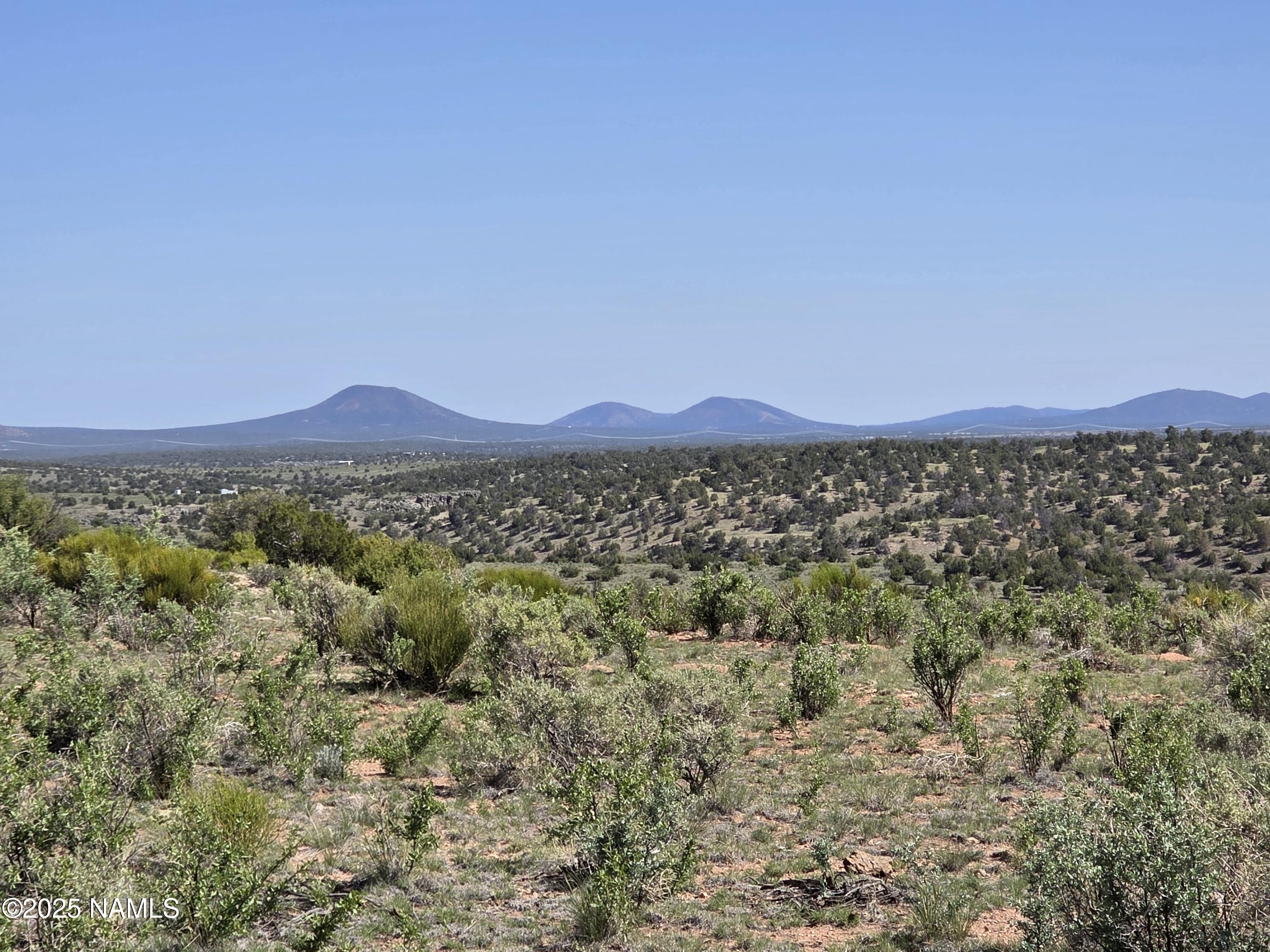 8175 Sharp Knife Road Williams, AZ 86046 - Photo 31 of 35 a view of a city with mountain