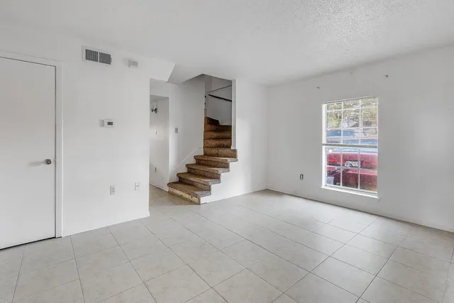 $1,250 | 55 Brandon Hall Drive, Unit B, Destrehan, LA 70047