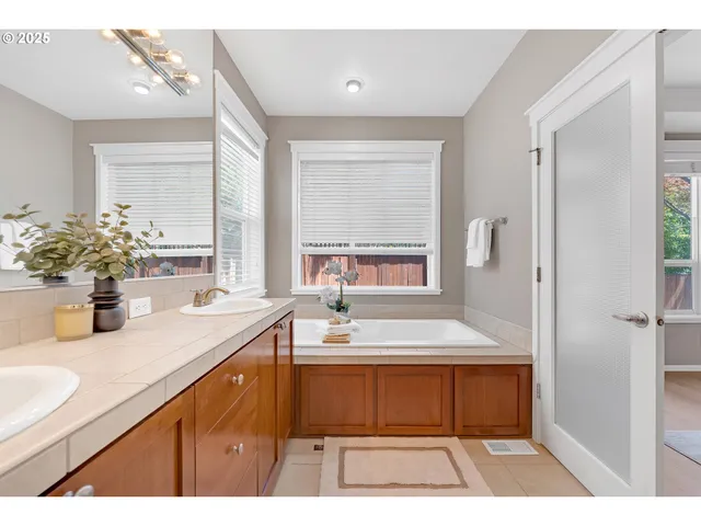 $894,900 | 4920 Northwest 146th Place, Portland, OR 97229