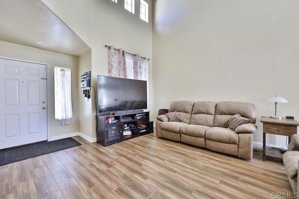 2405 Eastridge Loop Chula Vista, CA 91915 - Photo 4 of 59