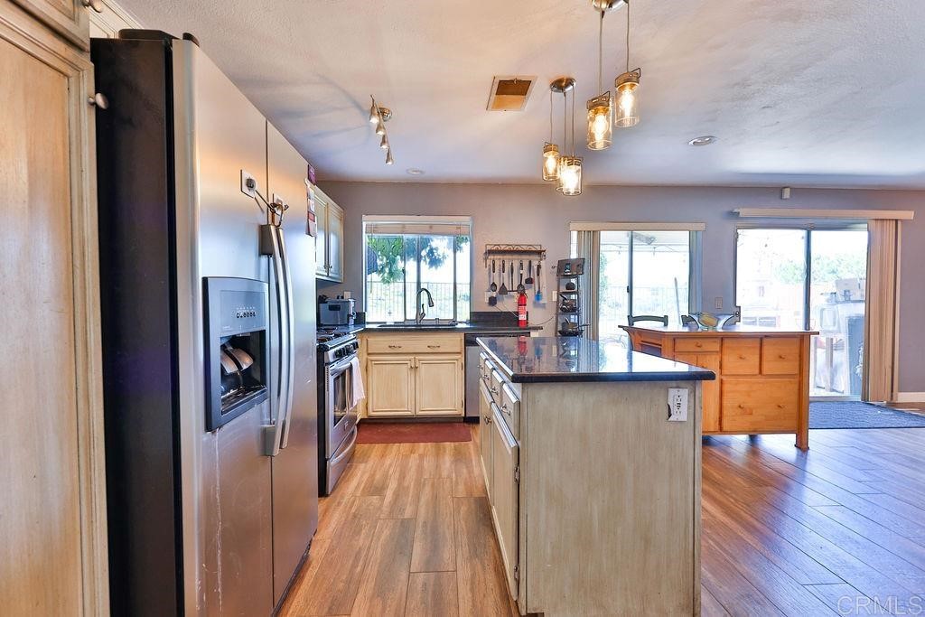 2405 Eastridge Loop Chula Vista, CA 91915 - Photo 8 of 59