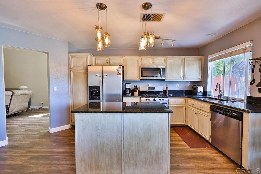 2405 Eastridge Loop Chula Vista, CA 91915 - Photo 9 of 59