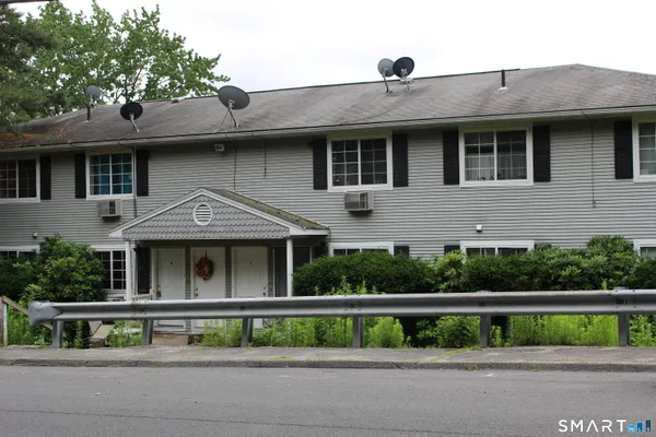 $1,100 | 123 Mark Lane, Unit 2, Waterbury, CT 06704