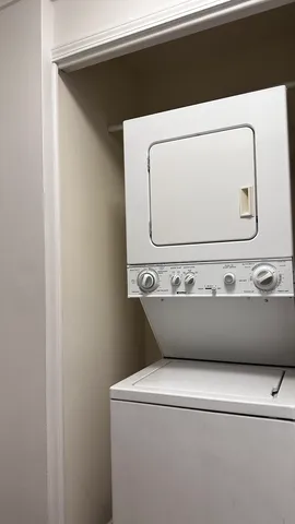 $2,400 | 100 East Walton Street, Unit 27B, Chicago, IL 60611