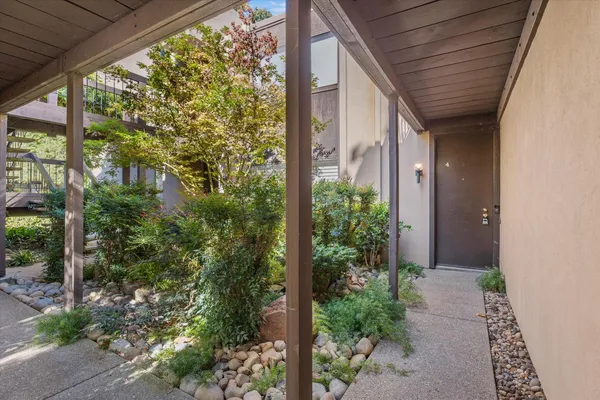 a view of a pathway of a house