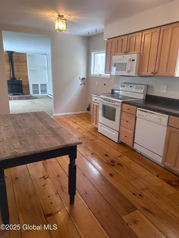 $1,900 | 718 Western Avenue, Unit A, Albany, NY 12203