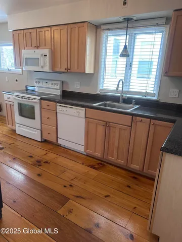 $1,900 | 718 Western Avenue, Unit A, Albany, NY 12203