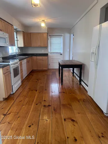 $1,900 | 718 Western Avenue, Unit A, Albany, NY 12203