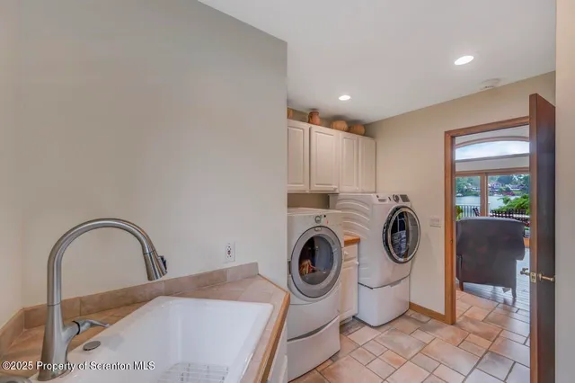 $1,850,000 | 169 Wagner Boulevard, Carbondale, PA 18407